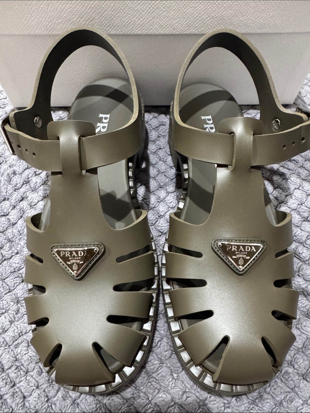 PRADA Olive Green Jelly Sandals with Logo Triangle - Picture 3 of 10